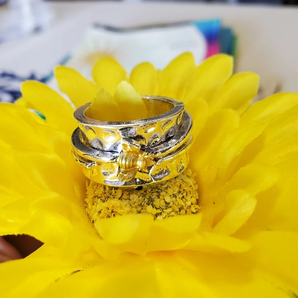 Little Bee Vintage Band Ring